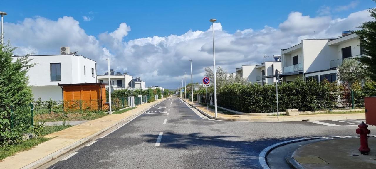 4rent Vila Vm8 Villa *