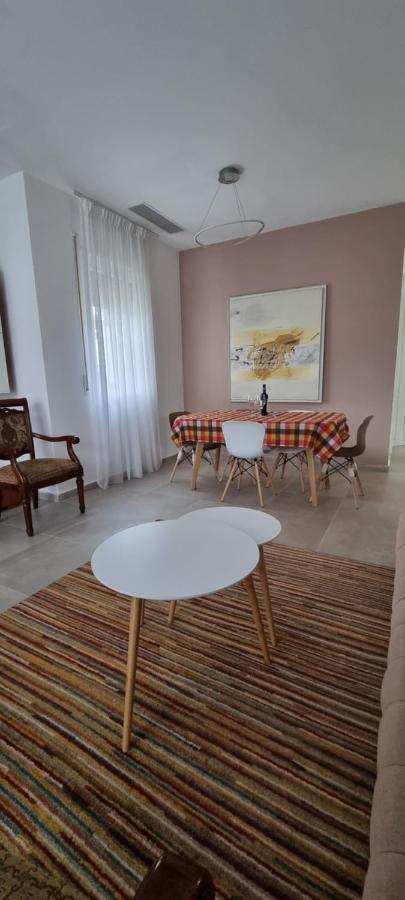 4rent Vila Vm8 * Plazhi San Pietro